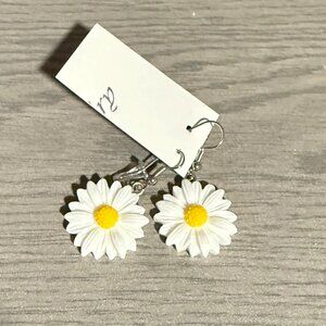 White sun flower earrings
